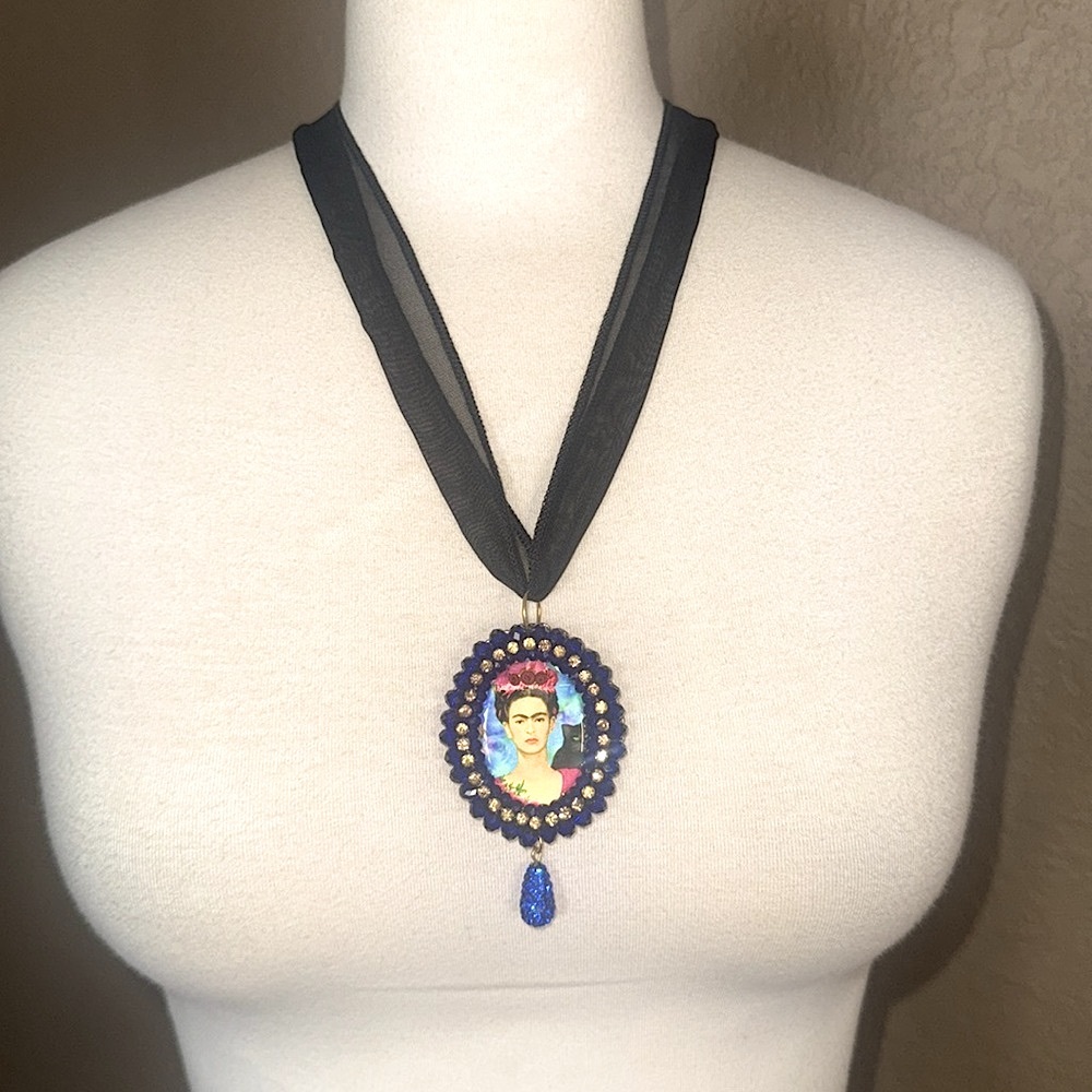 Frida Pendant Necklace